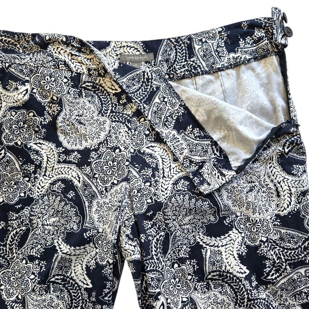 Ann Taylor Womens Paisley Cropped Capri Pant Navy Blue/White Side Zipper Size 12 - Picture 3 of 11